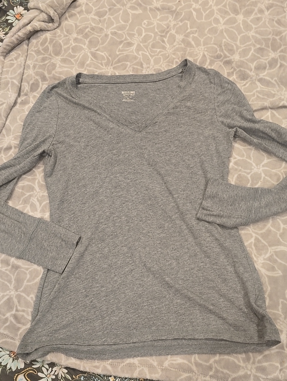 ❤️10/$13 Mossimo Supply Co. Gray Heather V-Neck Long Sleeve Tee